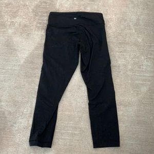 Black lulu lemon crop leggings. Tag torn out, size 4